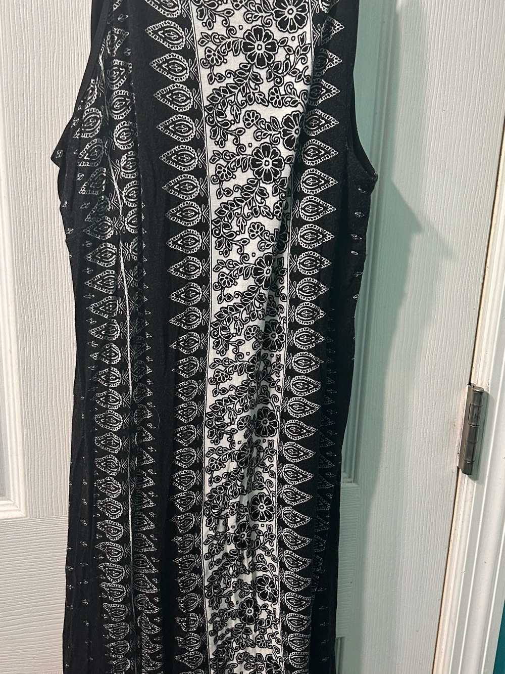 a.n.a Black & White Printed Sleeveless Maxi Dress